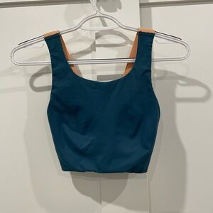 Cross back sports bra